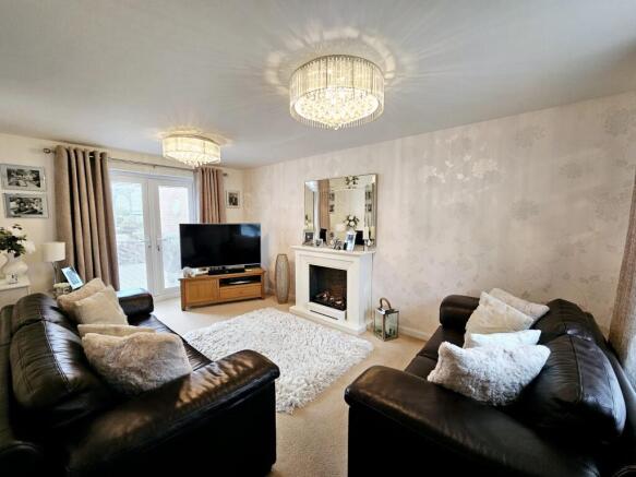 4 bed Detached for sale Image 4