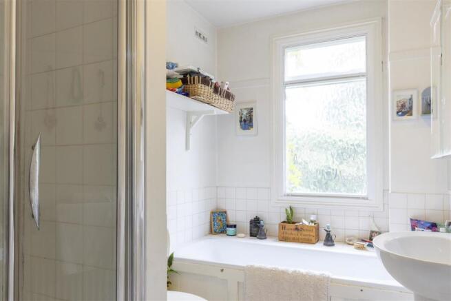 BATHROOM SUITE