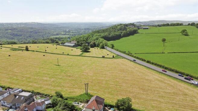 FIELDS AT HEAD OF CUL-DE-SAC