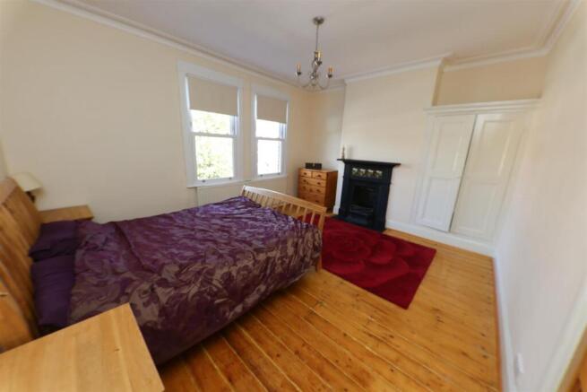 3 bed Terraced for sale Image 8