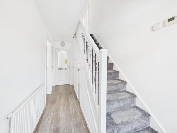 4 bed Detached for sale Image 11