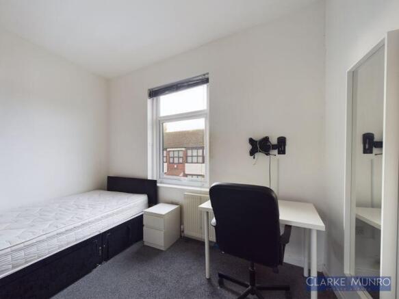 5 bed Terraced for sale Image 12