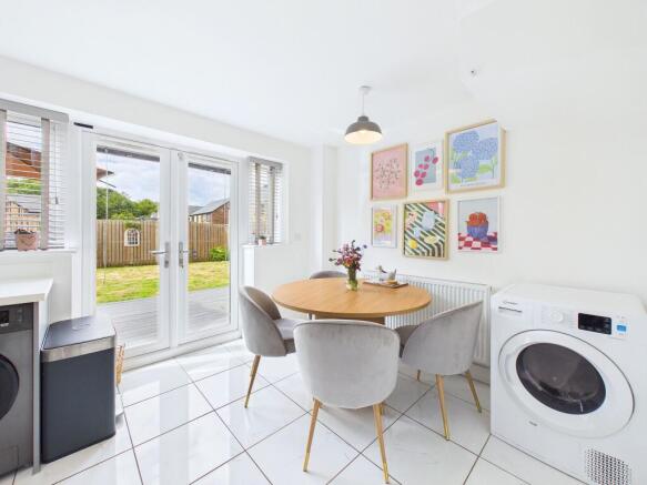 3 bed Semi-Detached for sale Image 9