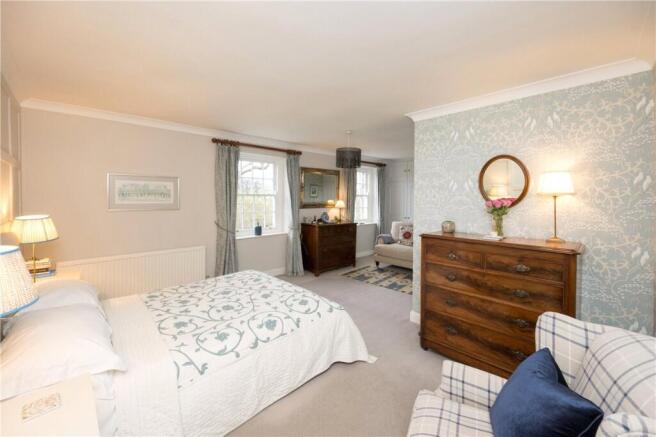 6 bed Detached for sale Image 10