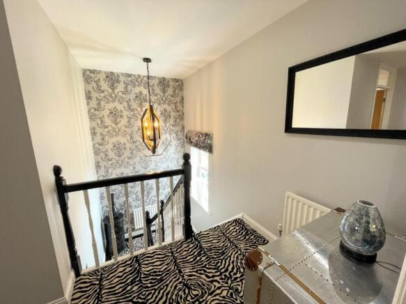 FIRST FLOOR LANDING