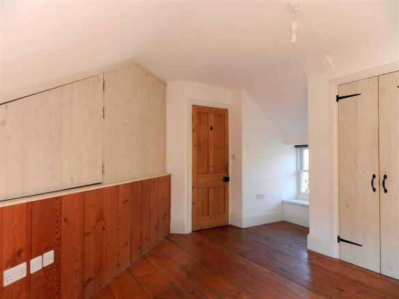 BEDROOM 2