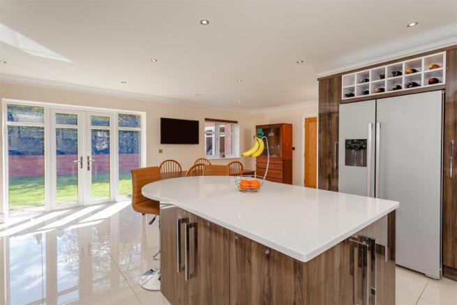8340636-interior10.jpg