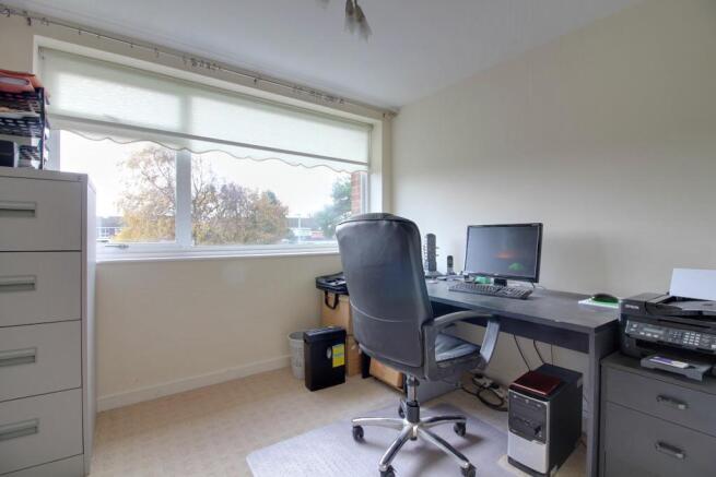 Bed 5 / Office