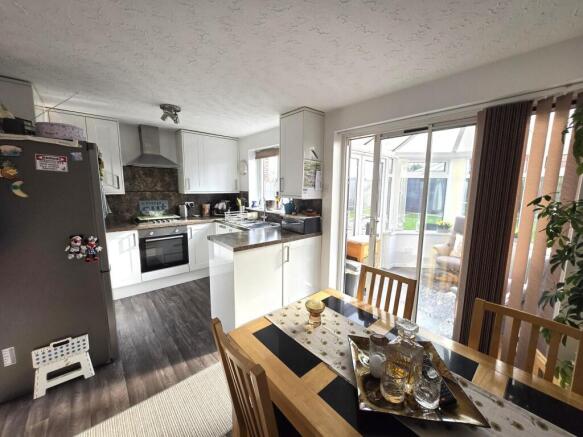 Folkestone Close, Warton, Preston, PR4 1YY photo 4