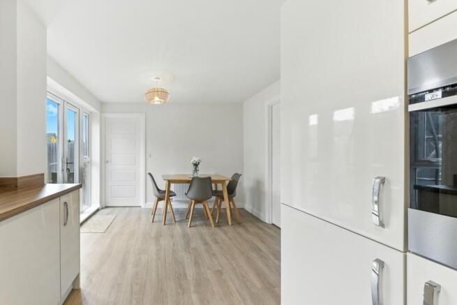 4 bed Detached for sale Image 7