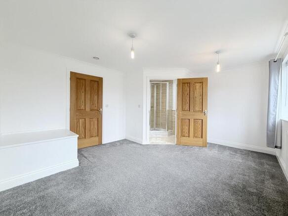 4 bed End of Terrace to rent Image 9