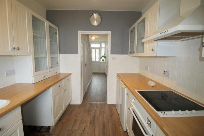 Kitchen 2.JPG