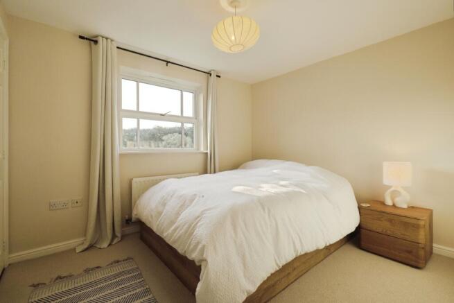 2 bed Ground Flat for sale Image 9