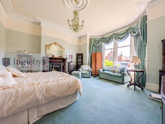 7 bed Town House for sale Image 12