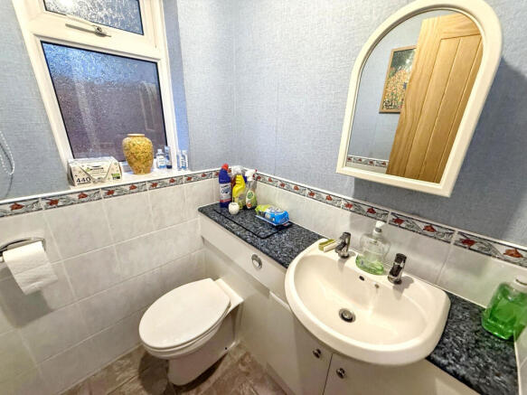 4 bed Detached for sale Image 10