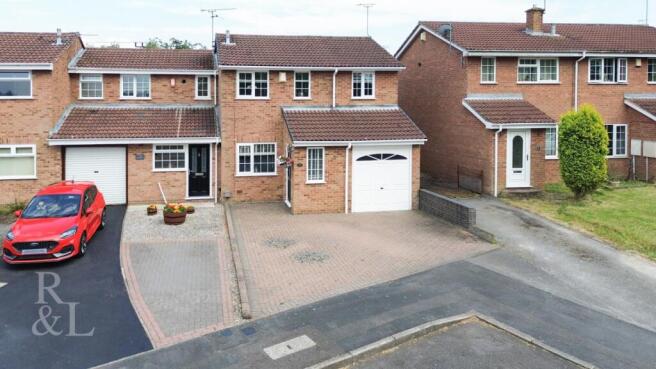 3-bed house on Heron Drive, Woodville, Swadlincote, £250,000