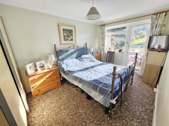 Bedroom 1.jpg