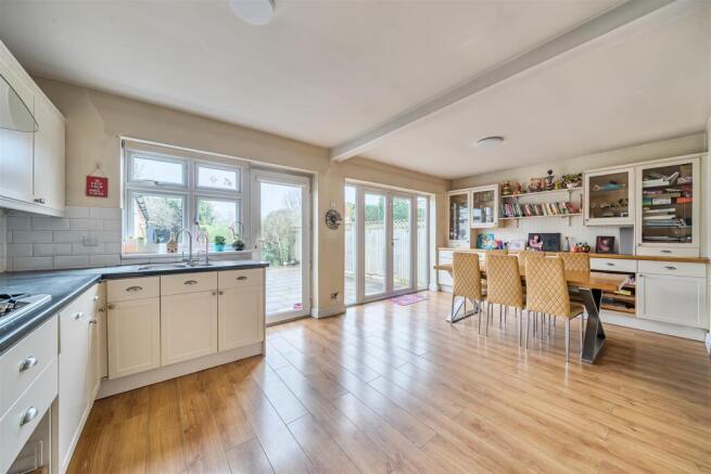 Watmore Lane, Winnersh, Berkshire, RG41 5JS photo 4