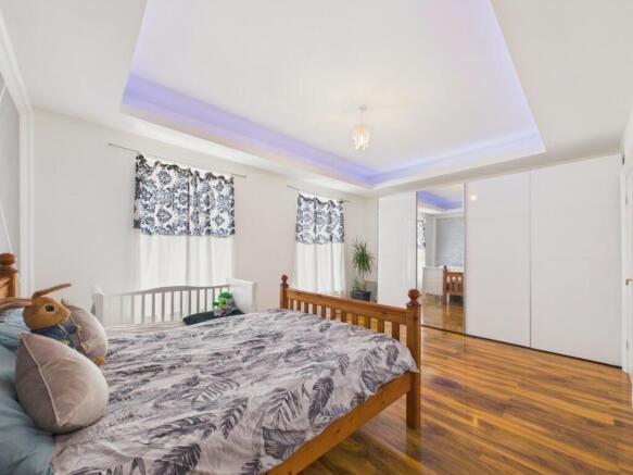 2 bed Terraced for sale Image 12