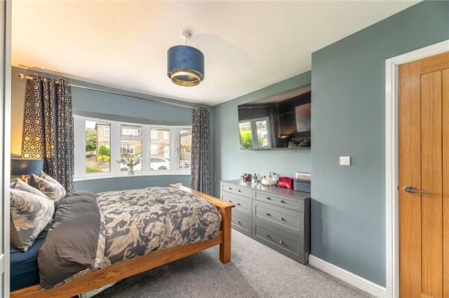 4 bed Semi-Detached for sale Image 11