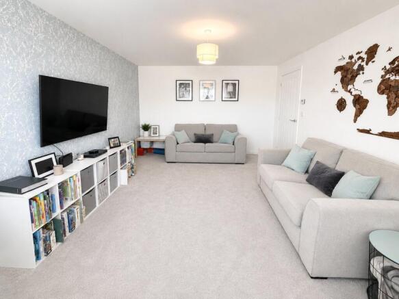 4 bed Detached for sale Image 5