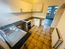 2, Meadow Lane, Stainforth, Doncaster DN7 5AN