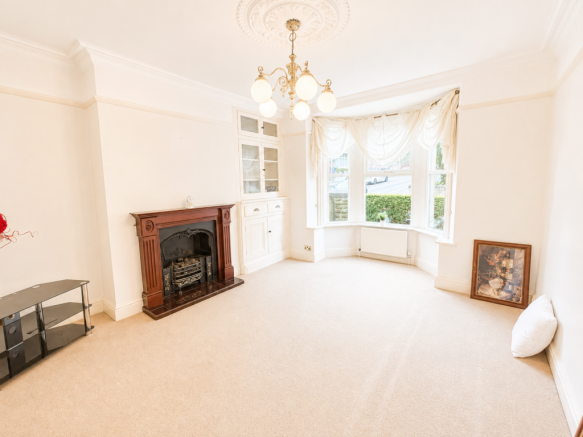 4 bed Detached for sale Image 5