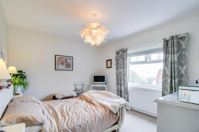 2 bed House for sale Image 6