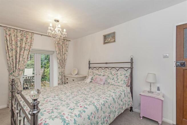 Bedroom 1-2.jpg