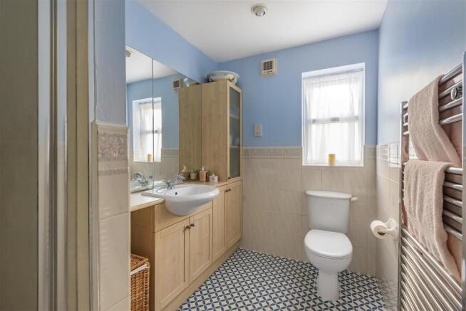 MASTER-ENSUITE