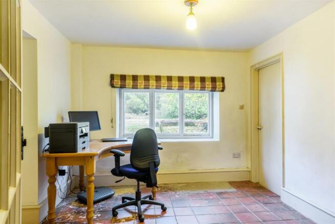 Study/4th bedroom