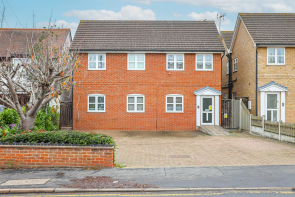 Flat 2, 236 Wells Court, Ferry Road, Hockley SS5 6ND