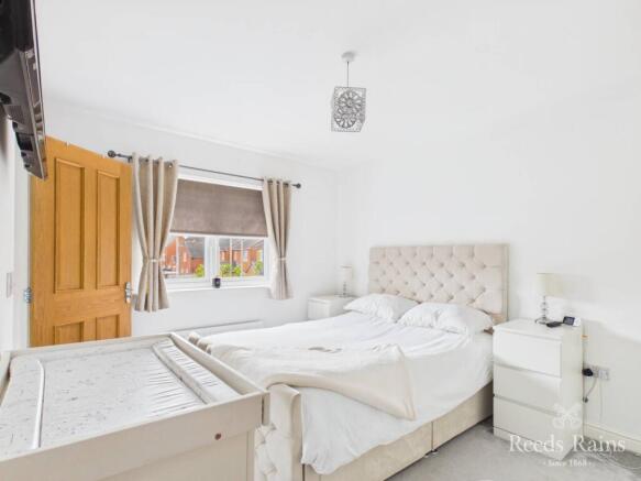4 bed Detached for sale Image 8