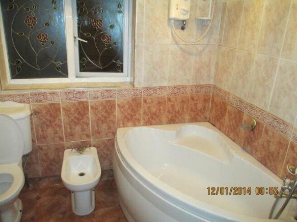 4 bed House Share to rent Image 5