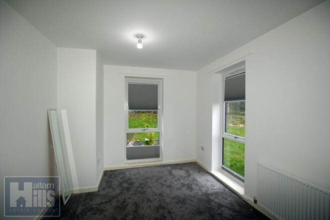 5 bed Detached for sale Image 7