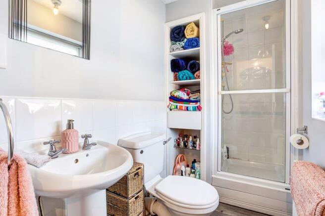 EN SUITE