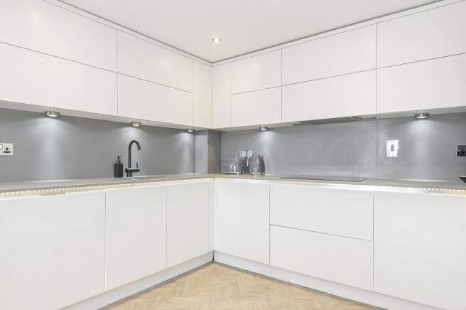 2 bed Apartment for sale Image 8