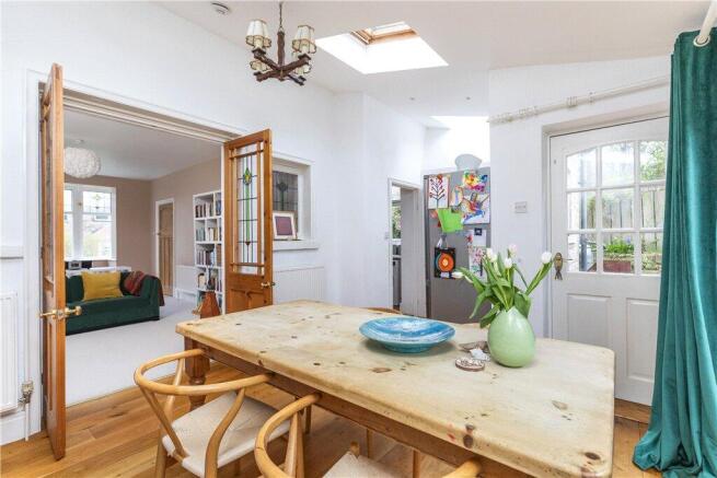 Kingsway Drive, Ilkley, LS29 photo 4