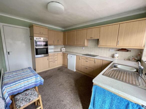 Kitchen/ Break...