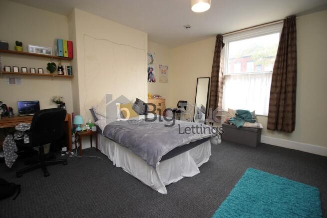 5 bed Terraced to rent Image 7