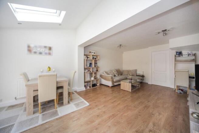 Lounge/Dining Room
