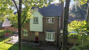 24, Lynton Close, Farnham GU9 8US
