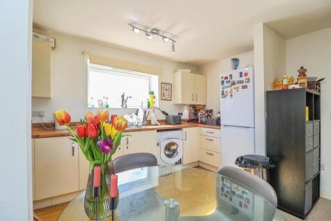 Abells Close, Walton, Milton Keynes, Buckinghamshire, MK7