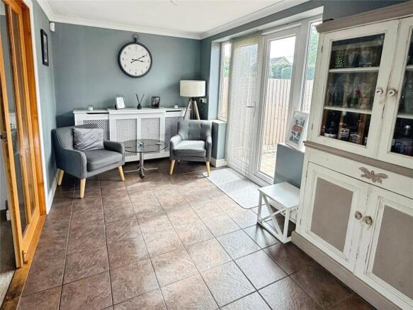 4 bed Semi-Detached for sale Image 5