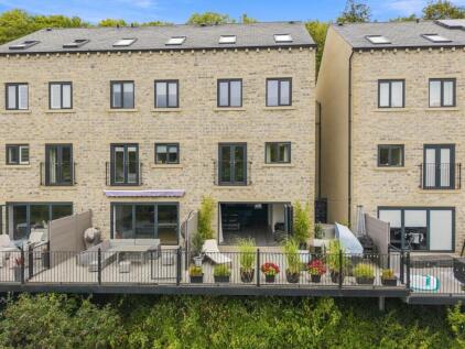Calder Valley Vista, Sowerby Bridge, HX6 2FR