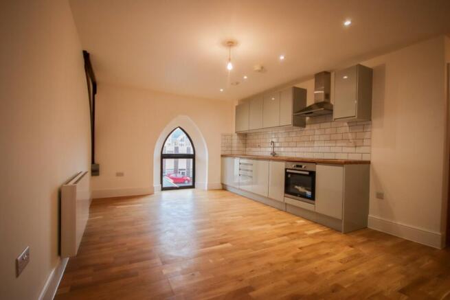 Spacious 1 Bed Flat In A Renovated Church, Modern