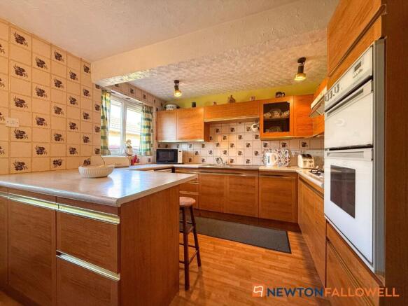 Village Way, Farndon, NG24 photo 4