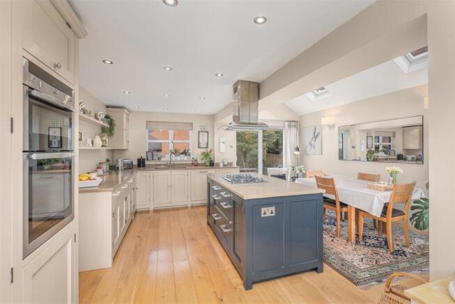 15 Painters Close, Bloxham-10.jpg