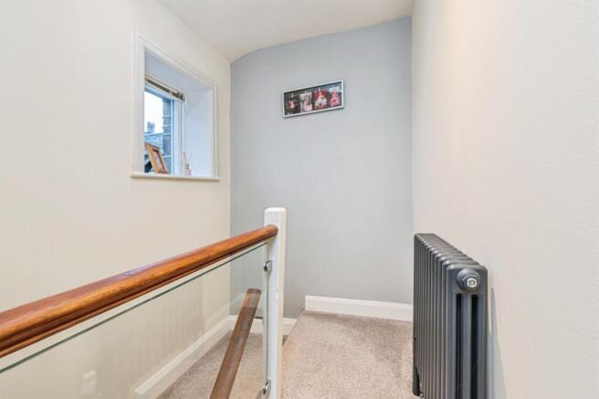 2 bed Semi-Detached for sale Image 10