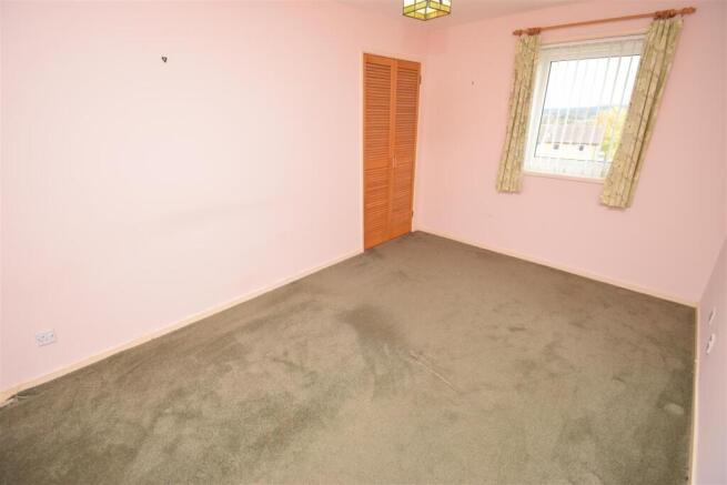 BEDROOM.JPG
